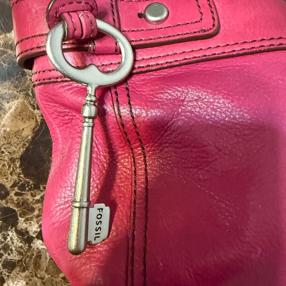 Fossil Pink Leather Shoulder Bag with Key Charm - Picture 10 of 16